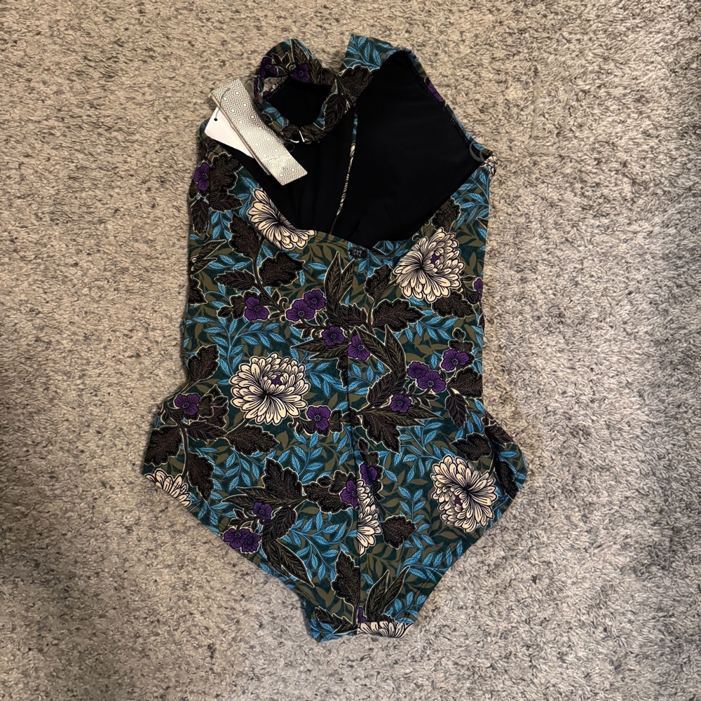 Floral Halter One-Piece Swimsuit - Picture 8 of 8